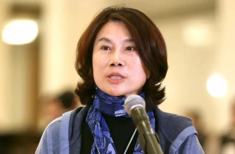 董明珠称讲女强人是偏见 怎么不挂一个“男强人”呢