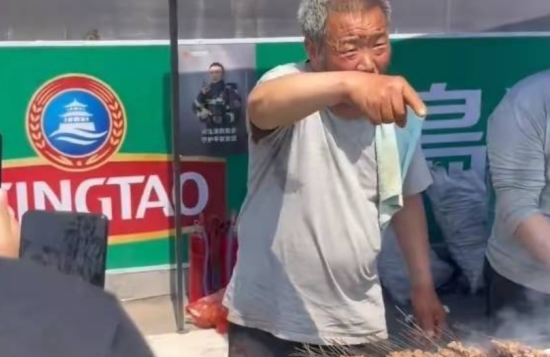 淄博赵大爷徒弟烤肉8天怎么瘦了8斤 工作强度大
